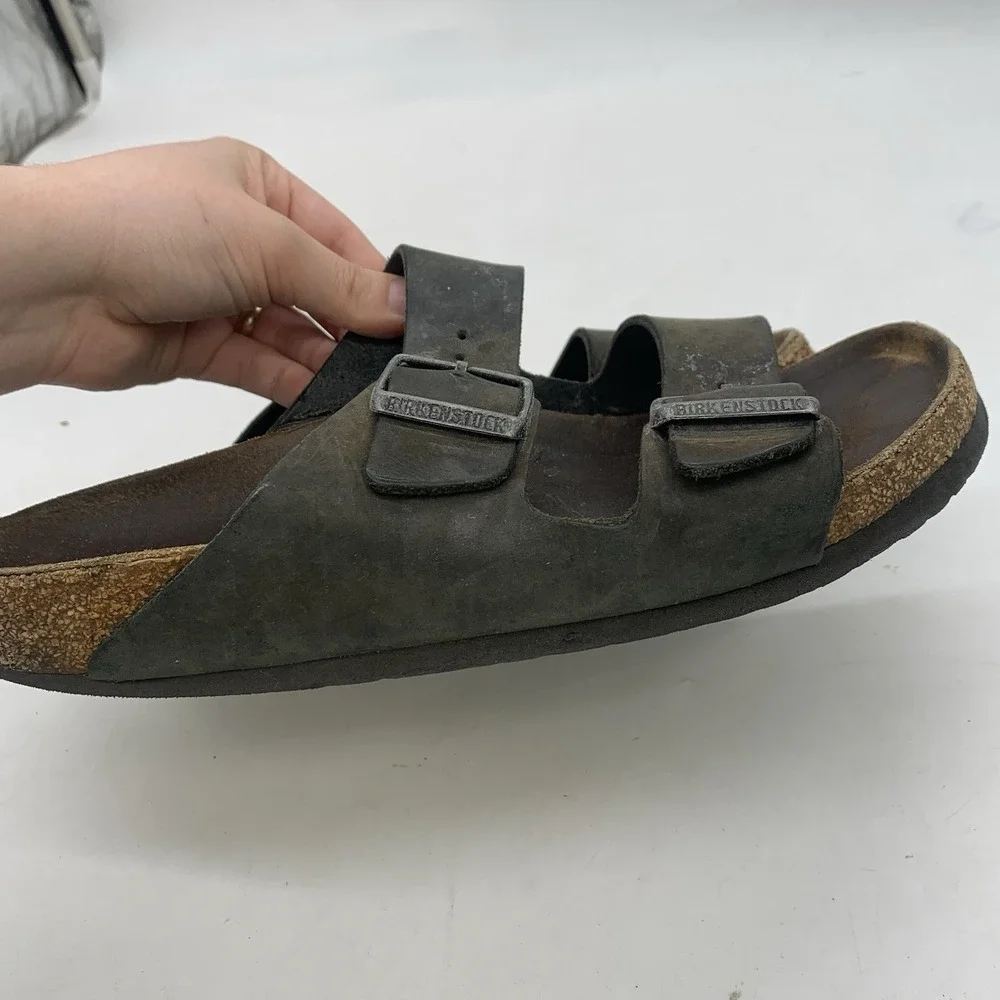Birkenstock Sandals Womens 9 Mens 7 Brown Leather Comfortable Footbed Slides 260